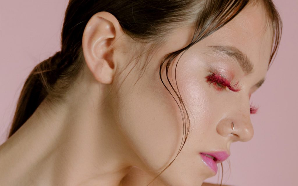 TREND: Colored Eyelashes