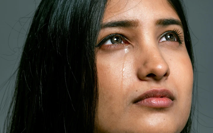 Hacks to try when applying lash extensions on watery eyes