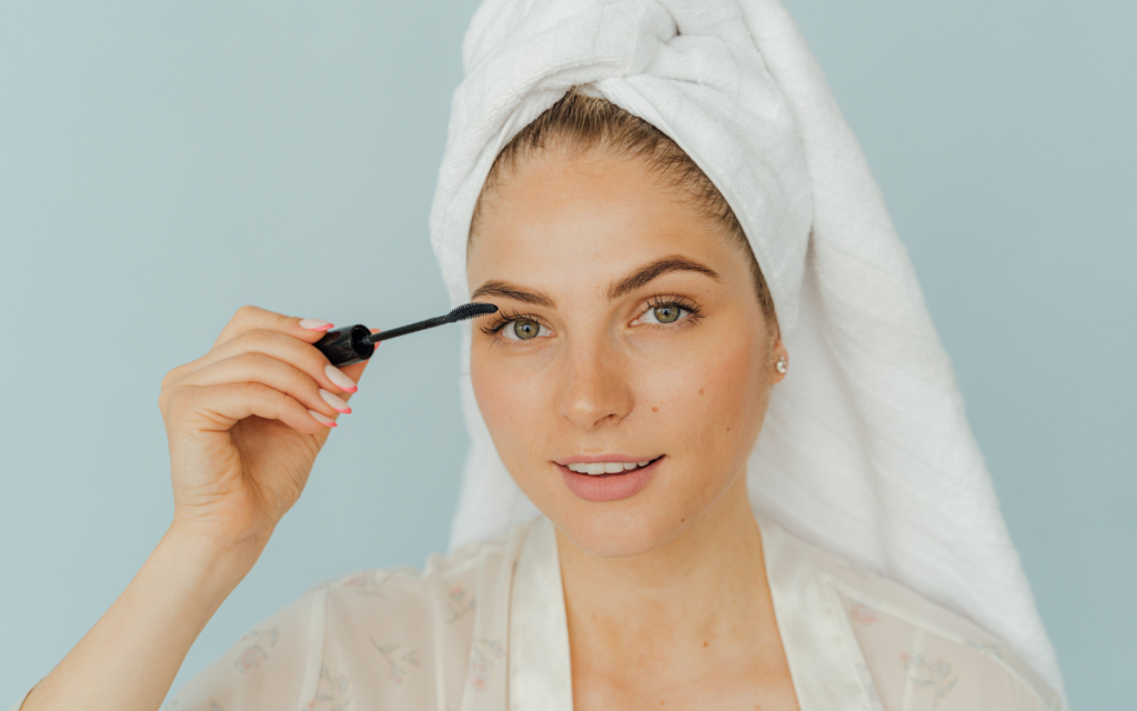 Eyelash Extensions: lash accelerator vs. primer