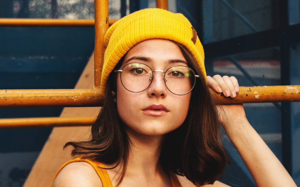 What to know when you apply eyelash extensions for clients with glasses