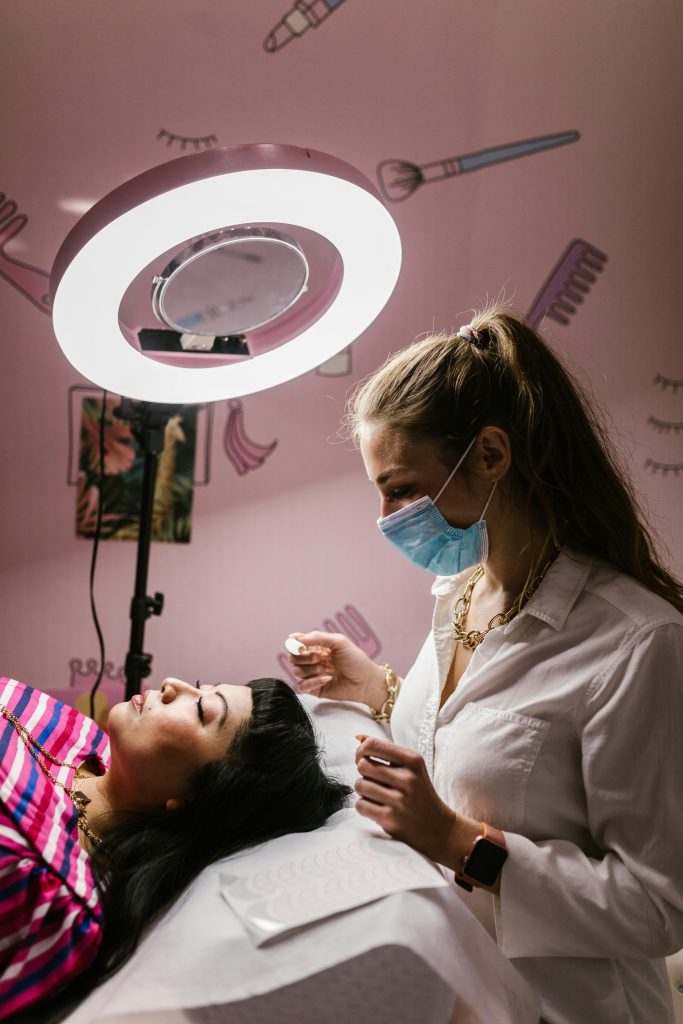 Lash Extensions Price: A Comprehensive Guide for Pricing Your Lash Services