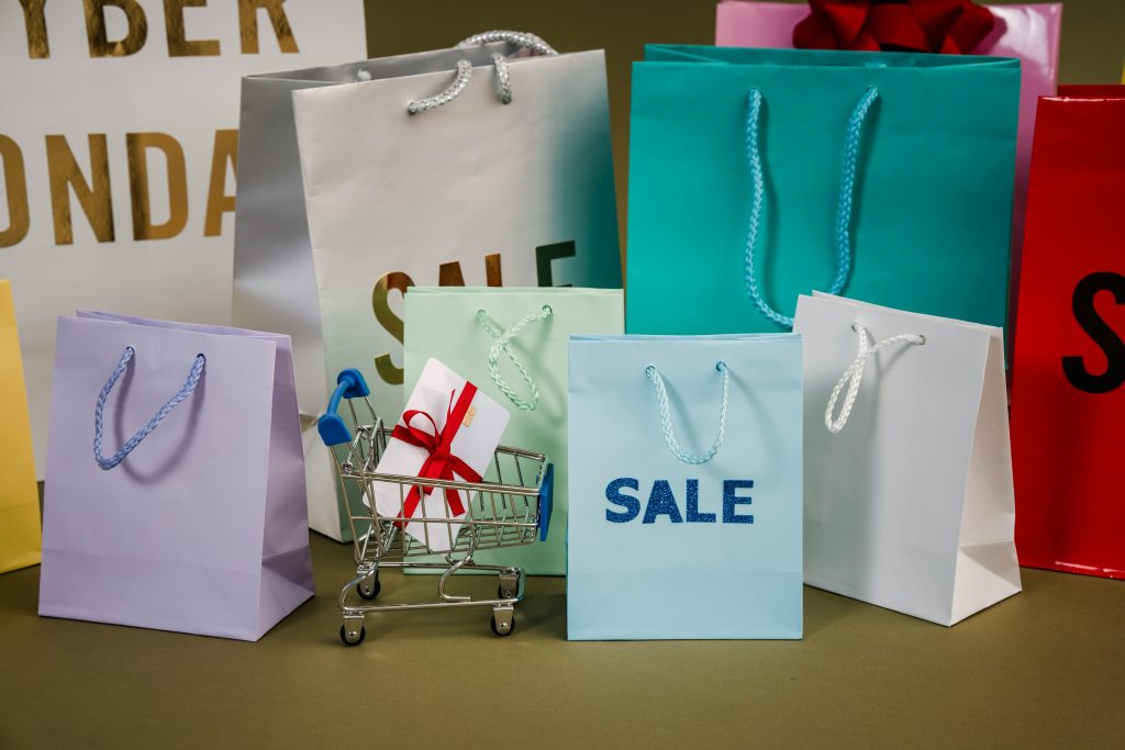 Selling Retail in an Authentic Way: A Guide for Lash Technicians